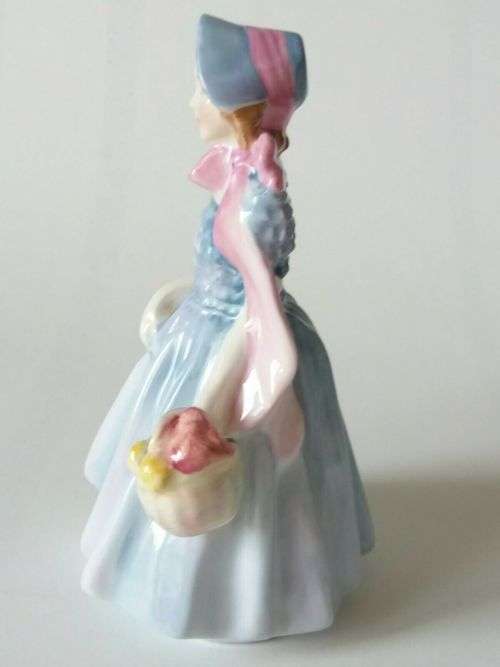 CHARMING ROYAL DOULTON FIGURE CALLED ` WENDY ` HN2109