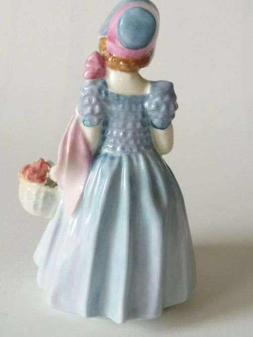 CHARMING ROYAL DOULTON FIGURE CALLED ` WENDY ` HN2109