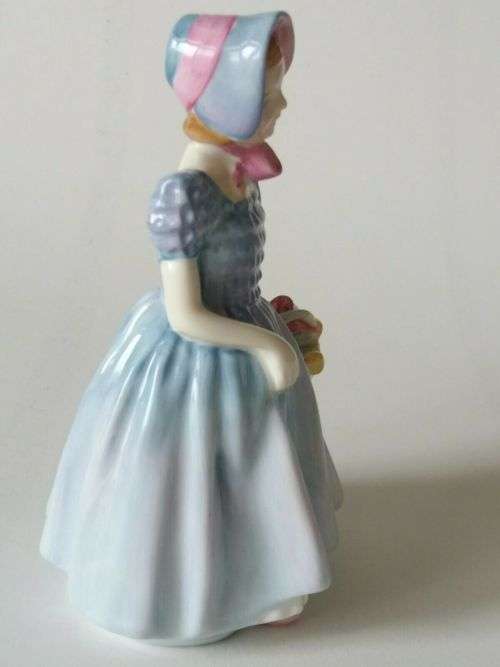 CHARMING ROYAL DOULTON FIGURE CALLED ` WENDY ` HN2109