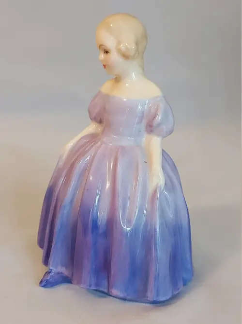 CHARMING ROYAL DOULTON FIGURE CALLED ` MARIE ` HN1370