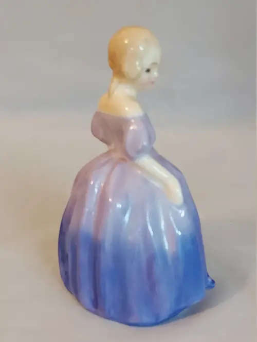 CHARMING ROYAL DOULTON FIGURE CALLED ` MARIE ` HN1370