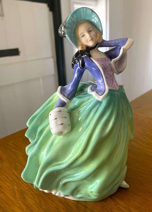 Royal Doulton Porcelain Figurine ~ Autumn Breezes ~ Green HN 1913