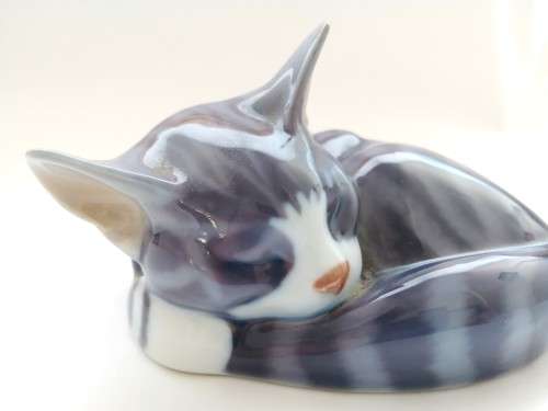 Royal Copenhagen Napping Sleeping Tabby Cat # 057