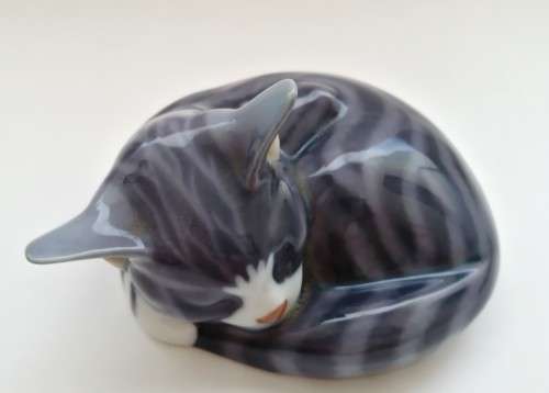 Royal Copenhagen Napping Sleeping Tabby Cat # 057