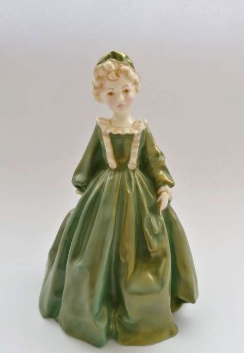 Royal Worcester `Grandmothers Dress` Figurine No 3081