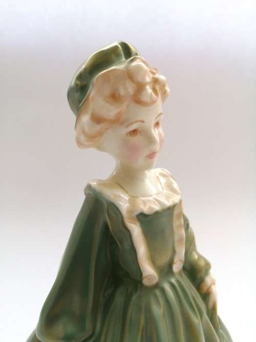 Royal Worcester `Grandmothers Dress` Figurine No 3081