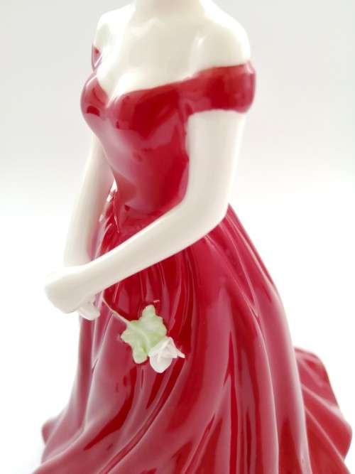 Royal Worcester Christmas Rose Les Petites Limited Edition