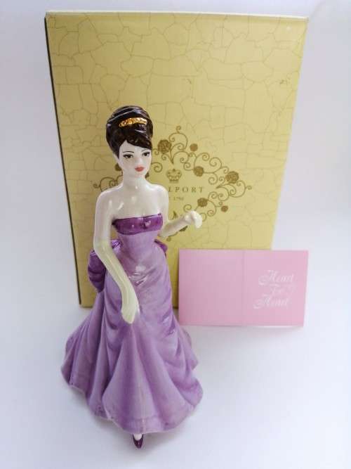 Stunning Coalport Lady ` Heart To Heart - I Love You