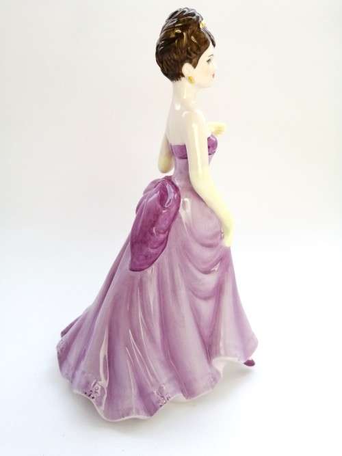 Stunning Coalport Lady ` Heart To Heart - I Love You