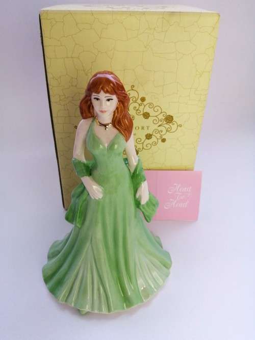 Stunning Coalport Lady ` Heart To Heart - My Sister my Friend