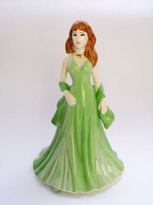 Stunning Coalport Lady ` Heart To Heart - My Sister my Friend