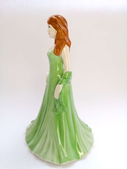 Stunning Coalport Lady ` Heart To Heart - My Sister my Friend