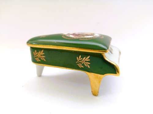 Limoges Gout De Ville Miniature Piano Trinket Box (Goudeville)