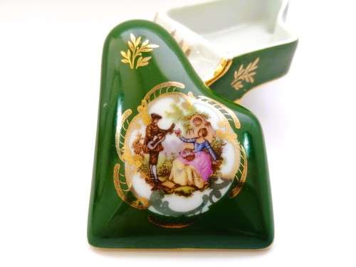 Limoges Gout De Ville Miniature Piano Trinket Box (Goudeville)