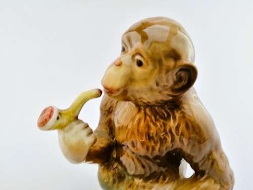 BESWICK POTTERY PIPE SMOKING MONKEY CHIMPANZEE FIGURE #1049