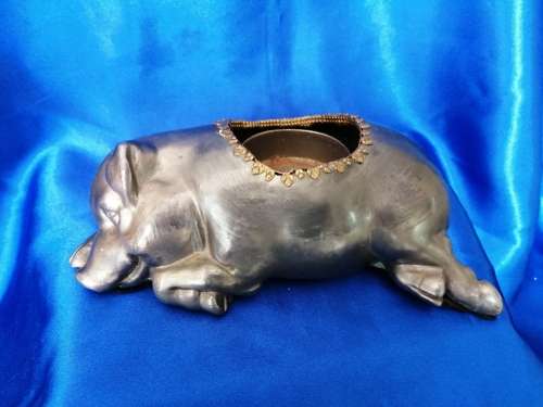 Vintage Morton`s Steakhouse Pewter Sleeping Pig Oil Lamp Base Petite Choses