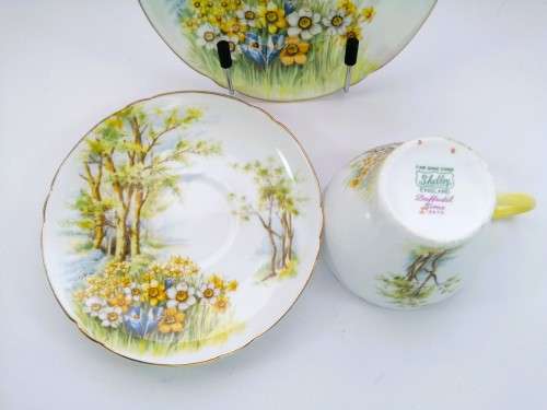 SHELLEY Daffodil Time TRIO Tea Side Plate Cup and Saucer ENGLAND