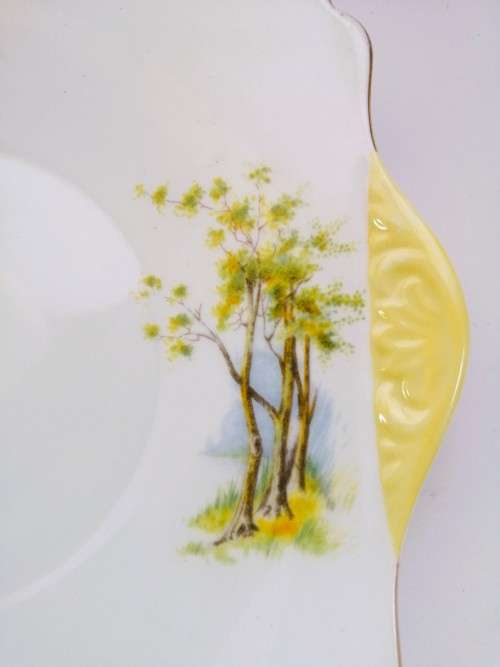 SHELLEY Daffodil Time Large Cake Plate ENGLAND