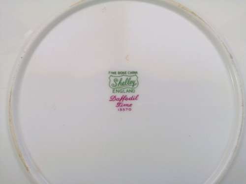 SHELLEY Daffodil Time Large Cake Plate ENGLAND