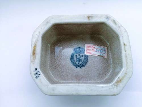 Wong Lee WL 1895 Blue and White soap dish craquelure wares
