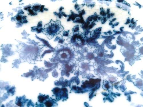 Wong Lee WL 1895 Blue and White soap dish craquelure wares