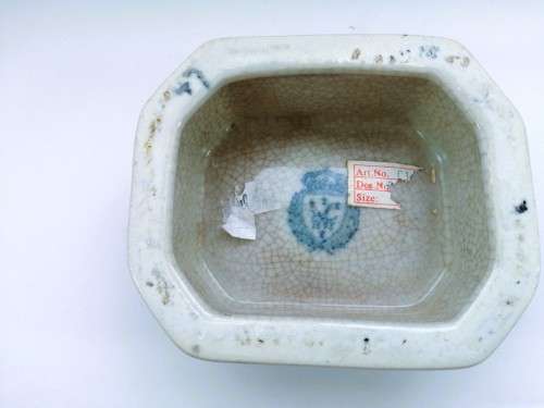 Wong Lee WL 1895 Blue and White soap dish craquelure wares