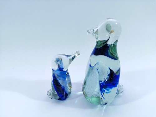 Art Ngwenya Glass Mother and baby Penguin Swaziland Eswatini