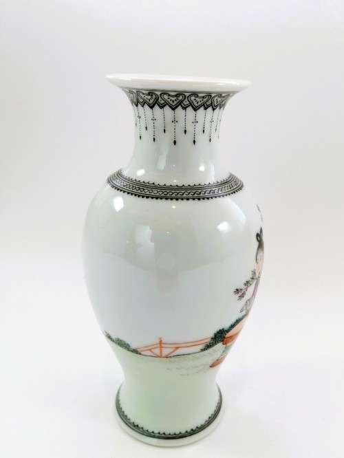 Large Porcelain Chinese Spice jar / vase