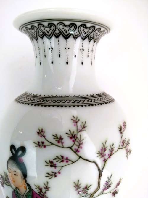 Large Porcelain Chinese Spice jar / vase