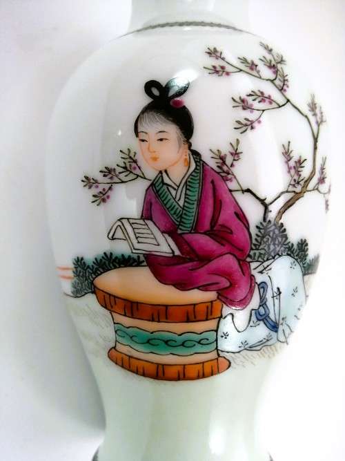 Large Porcelain Chinese Spice jar / vase