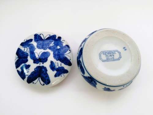 Genuine Ming blue and White Butterfly trinket box -Round