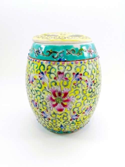 Yellow Chinese porcelain hand painted lidded pot
