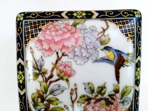 Beautiful round lidded trinket pot Navy and gold with birds