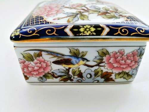 Beautiful round lidded trinket pot Navy and gold with birds