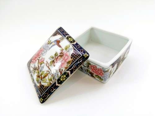 Beautiful round lidded trinket pot Navy and gold with birds