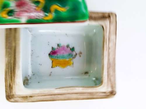 chinese lidded trinket pot with design inside