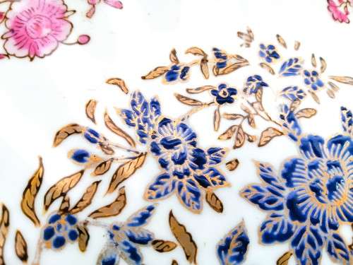 Chinese Beautiful vintage large scalloped dish