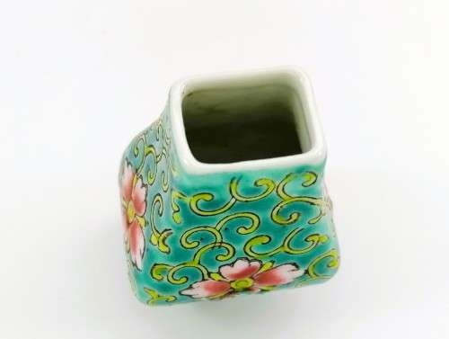 Chinese porcelain hand painted vase