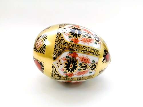 Royal Crown Derby Imari Large ornamental egg 1990, pattern 1128 `Old Imari Japan`.