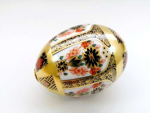 Royal Crown Derby Imari Large ornamental egg 1990, pattern 1128 `Old Imari Japan`.