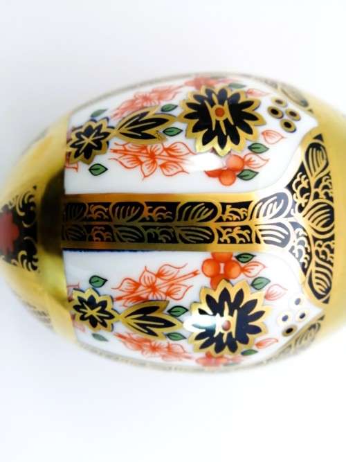 Royal Crown Derby Imari Large ornamental egg 1990, pattern 1128 `Old Imari Japan`.