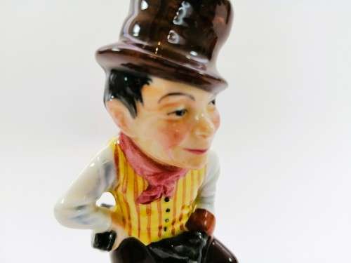 Royal Doulton CHARLES DICKENS Pickwick Papers Figurine SAM WELLER M 48