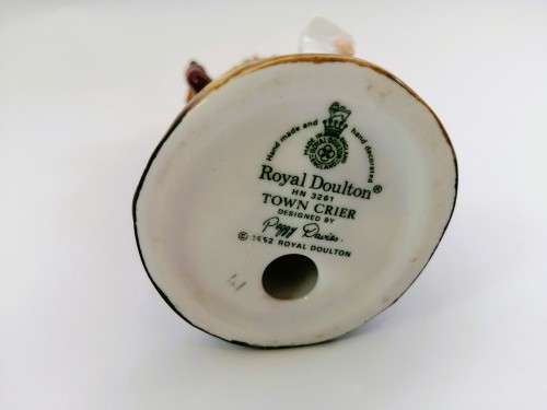 Royal Doulton Town Crier HN3261