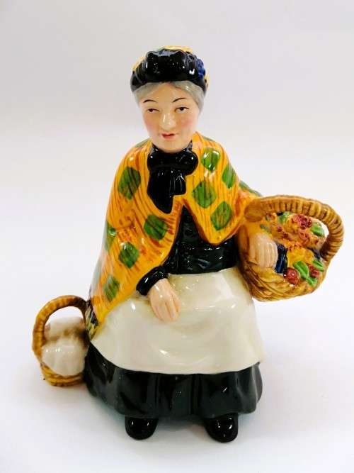 Royal Doulton Figurine Street Vendors The Old Lavender seller  hn4937