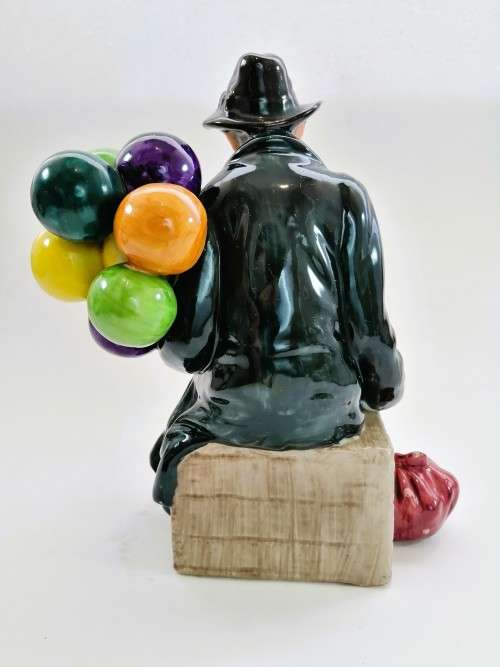 Leonardo Collection The Balloon Seller Man