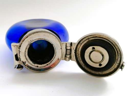 Rare medical Beatson, Clark & Co Ltd Rotherham blue glass sputum flask