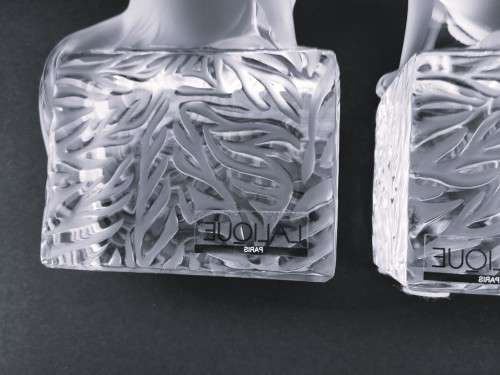Pair of Lalique clear and frosted crystal Chat en Attente bookends designed by Marie-Claude Lalique