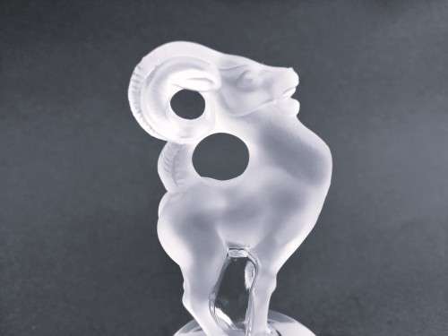 LALIQUE France CRYSTAL Ram Bastia CLEAR & FROSTED Art GLASS SCULPTURE Place Card Setting
