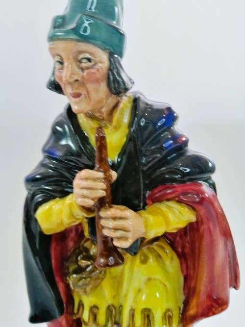 Royal Doulton The Pied Piper England Figurine HN 2102 Earlier version