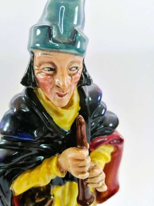 Royal Doulton The Pied Piper England Figurine HN 2102 Earlier version